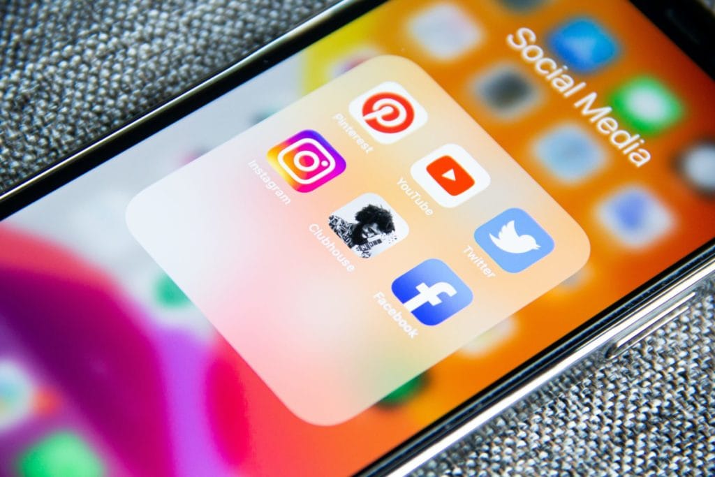 réseaux sociaux, téléphone, smartphone, influence, efluenz, marketing influence